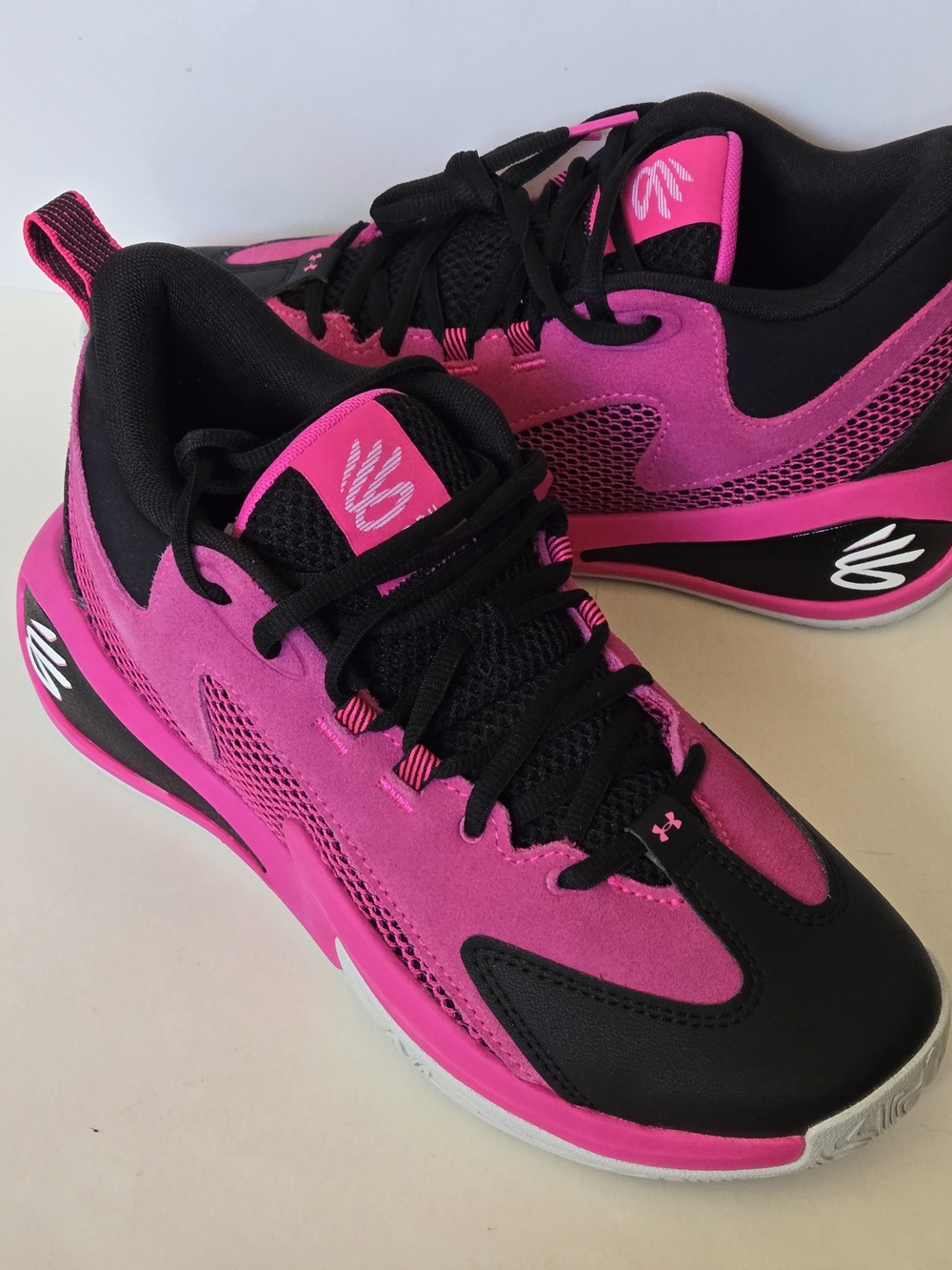 Under Armour Curry Mens 8 / Womens 9.5 Athletic Shoes in Hot Pink and Black New